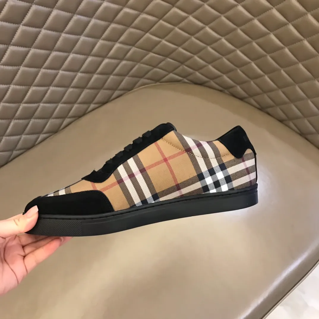 ◾️Men's Shoes💰360 B's men's classic low-top sneakers are reinterpreted with Vintage retro plaid cotton and cowhide materials, and are decorated with a new brand logo. First-layer cowhide lining, embossed Burberry logo on the heel, and original TPU outsole! 38-44 (45 customized)